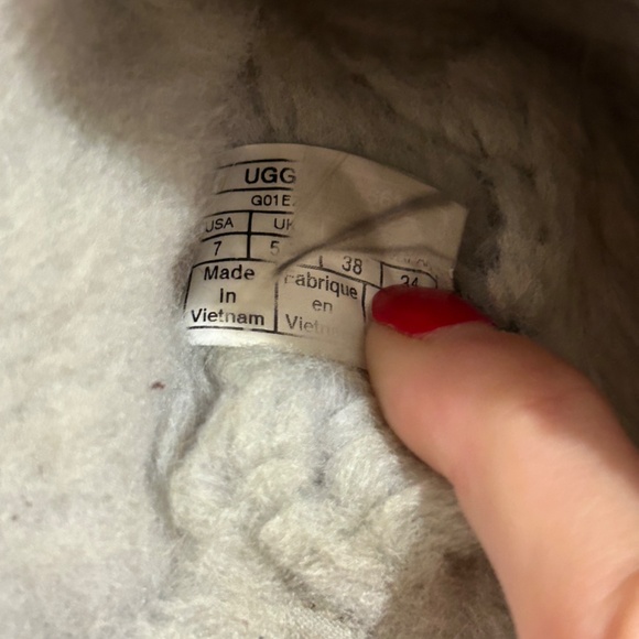 Uggs - Picture 2 of 3